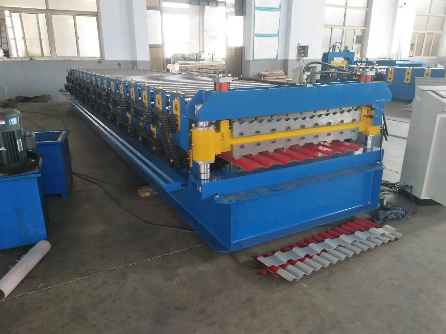 How a double deck roll forming machine cuts changeover time